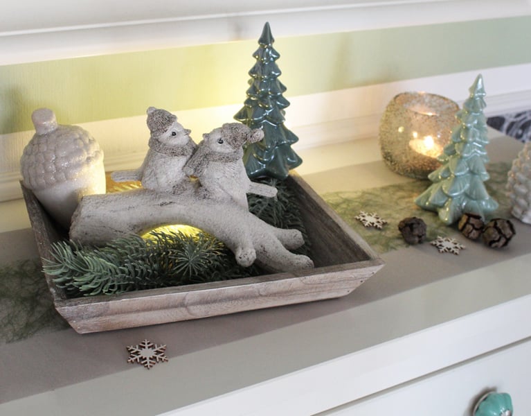 Sideboardeko Weihnachten modern in Mintgrün/Grau.