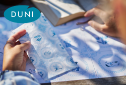 Duni Motivserie Dutch Charm mit Tischsets und vorgefalteten Servietten für dekorative Tischgestaltung in Gastronomie und Alltag.