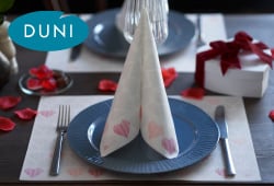 Duni Serie Amour - Mit romantischen Herzen als Motiv für die Hochzeit oder zum Valentinstag.