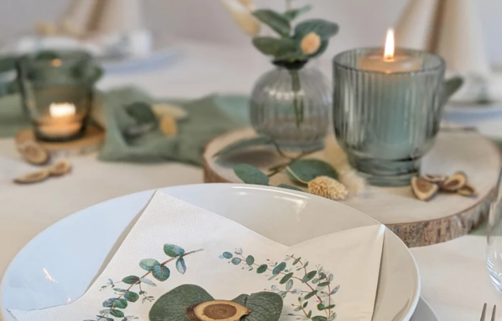 Deko in Eukalyptus, Salbei und Pistaziengrün