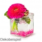 Dekobeispiel Windlicht Cubus als Vase mit Blume in Pink und Raindrops.