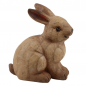 Dekofigur Osterhase in Holz-Optik, sitzend, 11 cm.