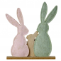 Niedliche Hasenfamilie aus Filz & Holz in Pastellfarben, 23,5 cm, Rückseite.
