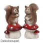 Dekofiguren Keramik Eichhörnchen auf Fliegenpilz.