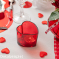 Dekobeispiel mit dem Teelichtglas Herzform in Rot, 78 mm.