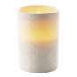 Kerze im Porzellan Windlicht, Muster: Modern in Weiß, 10 cm, 35 h Brenndauer.