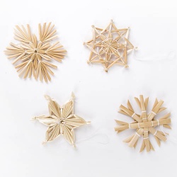 27 Stroh Sterne, Weihnachten zum Aufhängen, 60 mm 27 Stroh-Sterne Weihnachten zum Aufhängen, 60 - 65 mm.