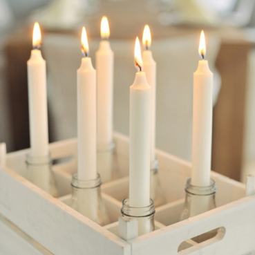 Duni Stearin Kronenkerzen in Weiß, mit Wachskanal, 200 x 24 mm.