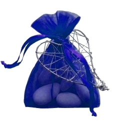 Gastgeschenk Mandelsäckchen Organza in Royalblau mit Herz in Silber