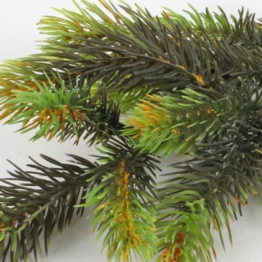 Deko Tannenzweig mit 13 Spitzen in Grün, 49 cm Nahaufnahme von dem Deko Tannenzweig mit 13 Spitzen in Grün, 49 cm.
