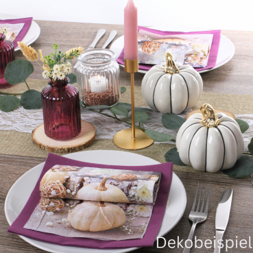 Dekobeispiel mit dem Keramik Kürbis in Weiß/Gold, Nr. 1, 11 cm.