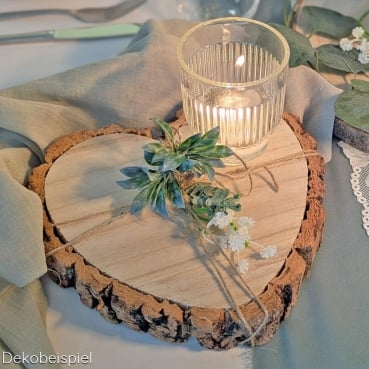 Deko Untersetzer, Holz Herz mit Baumrinde, 19 cm Dekobeispiel Deko Untersetzer, Holz Herz mit Baumrinde, 19 cm.