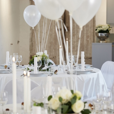 10 Duni Evolin wasserabweisende Tischdecken in 4 Farben, rund, 240 cm 10 Duni Evolin wasserabweisende Tischdecken in 4 Farben, rund, 240 cm - fällt wie Stoff, besitzt eine elegante Struktur und wirkt zugleich wasserabweisend.