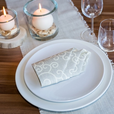 50er Pack Tafeldeko Premium Faltservietten Ornamente in Greige-Creme, 40 x 40 cm 50er Pack Tafeldeko Premium Faltservietten Ornamente in Greige-Creme, 40 x 40 cm