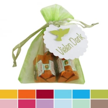 Gastgeschenk Organzasäckchen mit 3 Nusspralinen, Taube, in 12 Farben