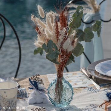 Dekobeispiel für das Glas Väschen klein Muschel in Hellblau, 95 mm.