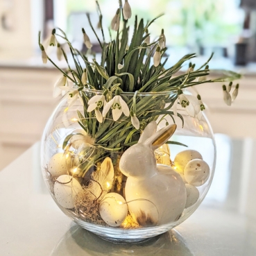 Glas Vase Kugel, Größe M, 19 cm Oster Dekobeispiel mit der Glas Vase Kugel, Größe M, 20 cm.