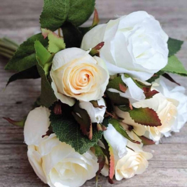 8er Bund Kunstblumen Rosen in Creme-Weiß