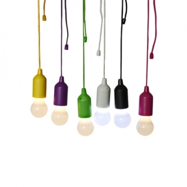 LED Birne Pull-Me zum Aufhängen, für Innenräume in verschiedenen Farben, 14 cm