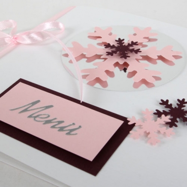 Menükarte Weihnachten, Winter Eiskristalle in Rosa/Weiß.