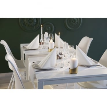 24 Meter Rolle Duni Bio Dunicel Tischläufer, Tête-à-Tête in Sun Orange, 40 cm Breite Gedeckter Tisch mit Duni Dunicel Tischläufer und Duni Servietten in Weiß.