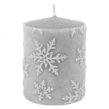 Stumpenkerze Elsa, Schneeflocken, Weihnachten in Silbergrau, 100 x 75 mm