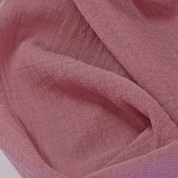 Nahaufnahme von dem Stoff Tischläufer Musselin in Mauve, 30 cm.