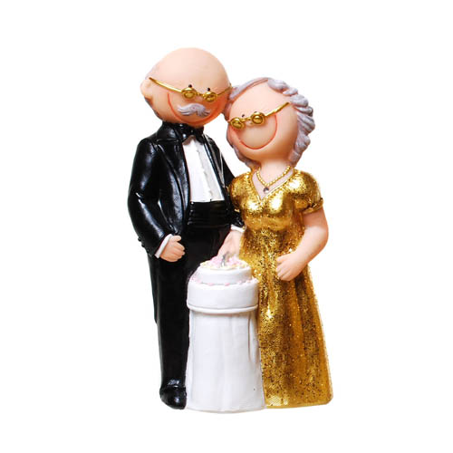 Großes Jubiläumspaar Goldhochzeit, Anschneiden der Hochzeitstorte, 13 cm