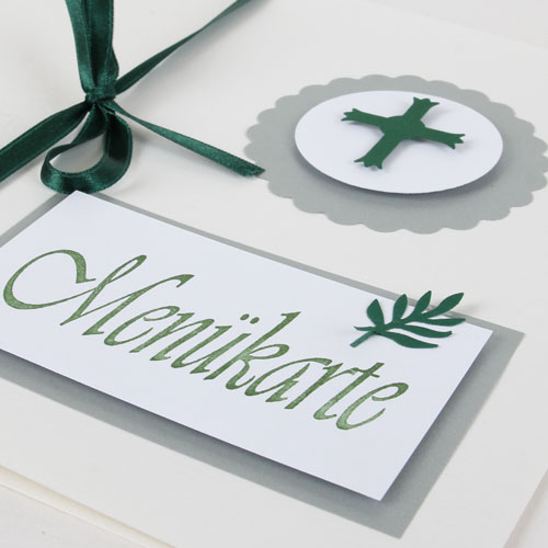 Menükarte Kommunion, Konfirmation, Taufe in Weiß/Dunkelgrün mit 6 Motiven zur Auswahl.