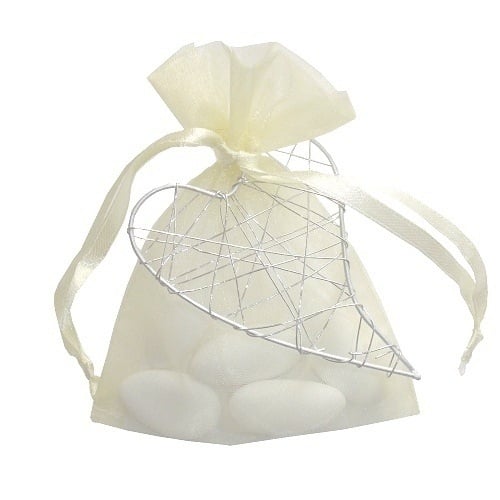 Gastgeschenk Mandelsäckchen Organza in Creme mit Herz in Silber.