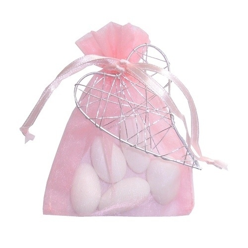 Gastgeschenk Mandelsäckchen Organza in Rosa mit Herz in Silber.