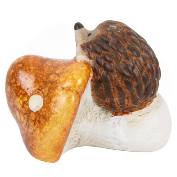 Keramik Igel auf Pilz in Ocker, 80 mm, Nr. 1.