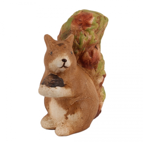 Keramik Eichhörnchen hält Eichel, 11 cm.