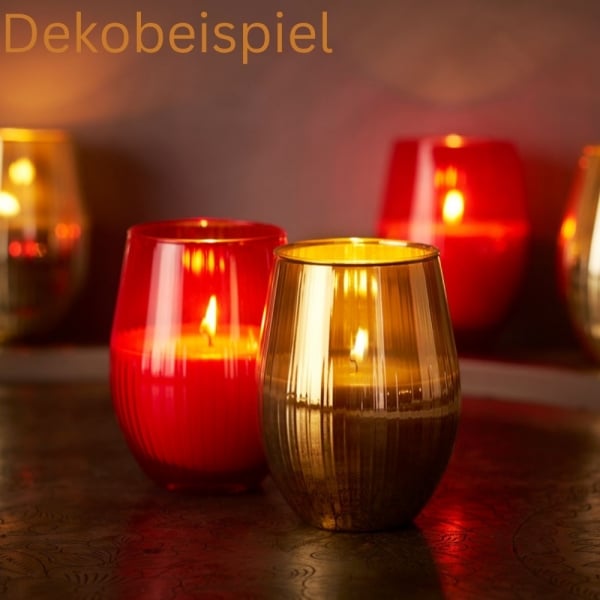 Dekobeispiel für das Duni Kerzenglas Ritz in Rot und Gold.