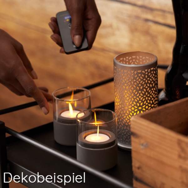 Dekobeispiel - 10er Set Duni LED Moving Flame mit Fernbedienung und Ladestation.