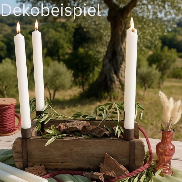 Dekobeispiel mit der Holz Box Industiral-Rustikal Style mit 4 Metall Stabkerzenhaltern, 32 cm.