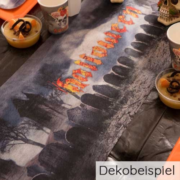 Dekobeispiel 5 Meter Vlies Tischläufer Halloween, Friedhof in Schwarz/Orange, 30 cm.