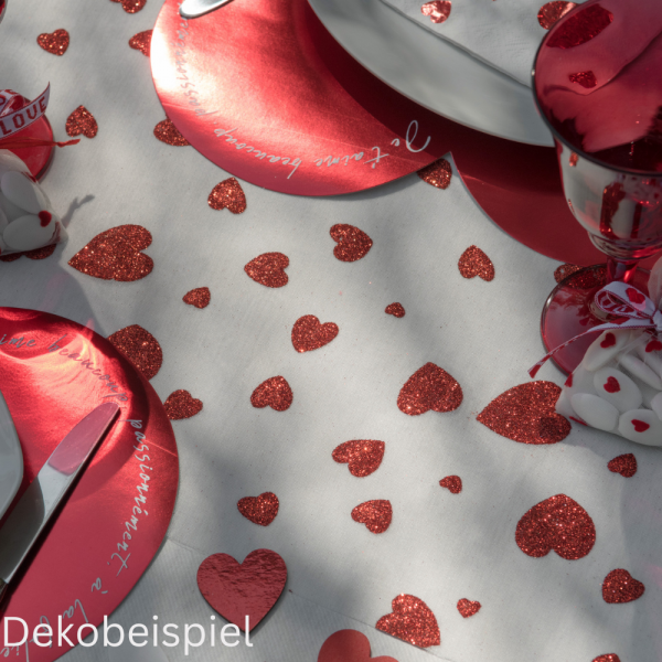 Nahaufnahme von dem Gaze Tischläufer Valentinstag, Herzen in Rot glitzernd, 28 cm.