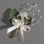 Anstecker Kommunion, Hochzeit Sternblüten mit Perlen in Creme, 80 mm