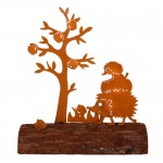 Igel und Apfelbaum, Naturrost auf Baumstamm, 19 cm