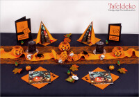 9. Mustertisch  "Im Netz der Hallow gallery
