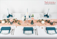 10. Mustertisch "Peach Perfect&quot gallery