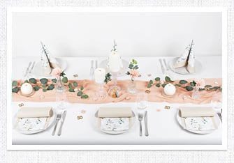 Goldene Hochzeit Tischdeko in Peach-Sand