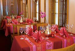 exotisch-orientalische Tischdekoration